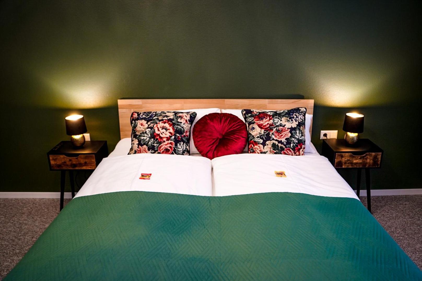 מצינגן Hotel Residenz Luxury Apartments מראה חיצוני תמונה