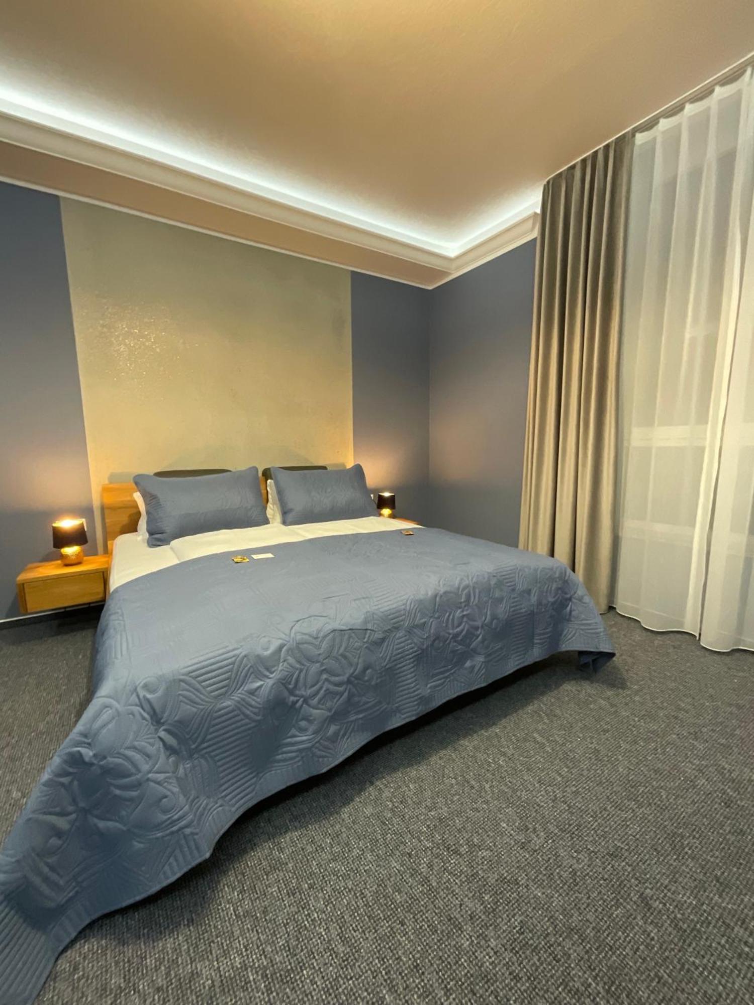 מצינגן Hotel Residenz Luxury Apartments מראה חיצוני תמונה