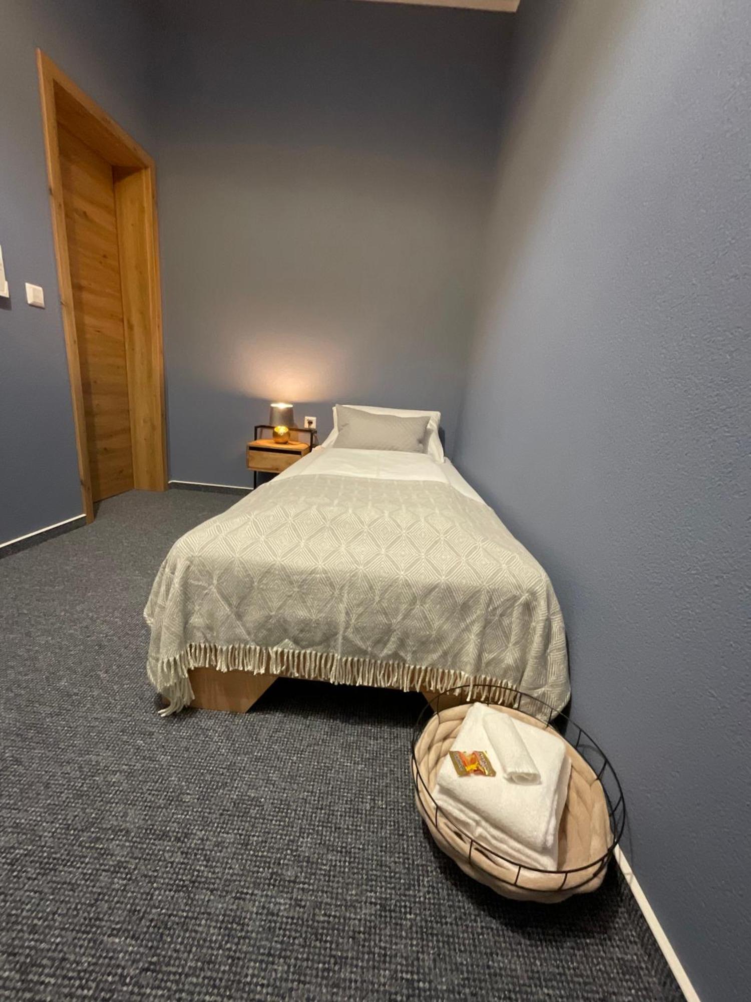 מצינגן Hotel Residenz Luxury Apartments מראה חיצוני תמונה