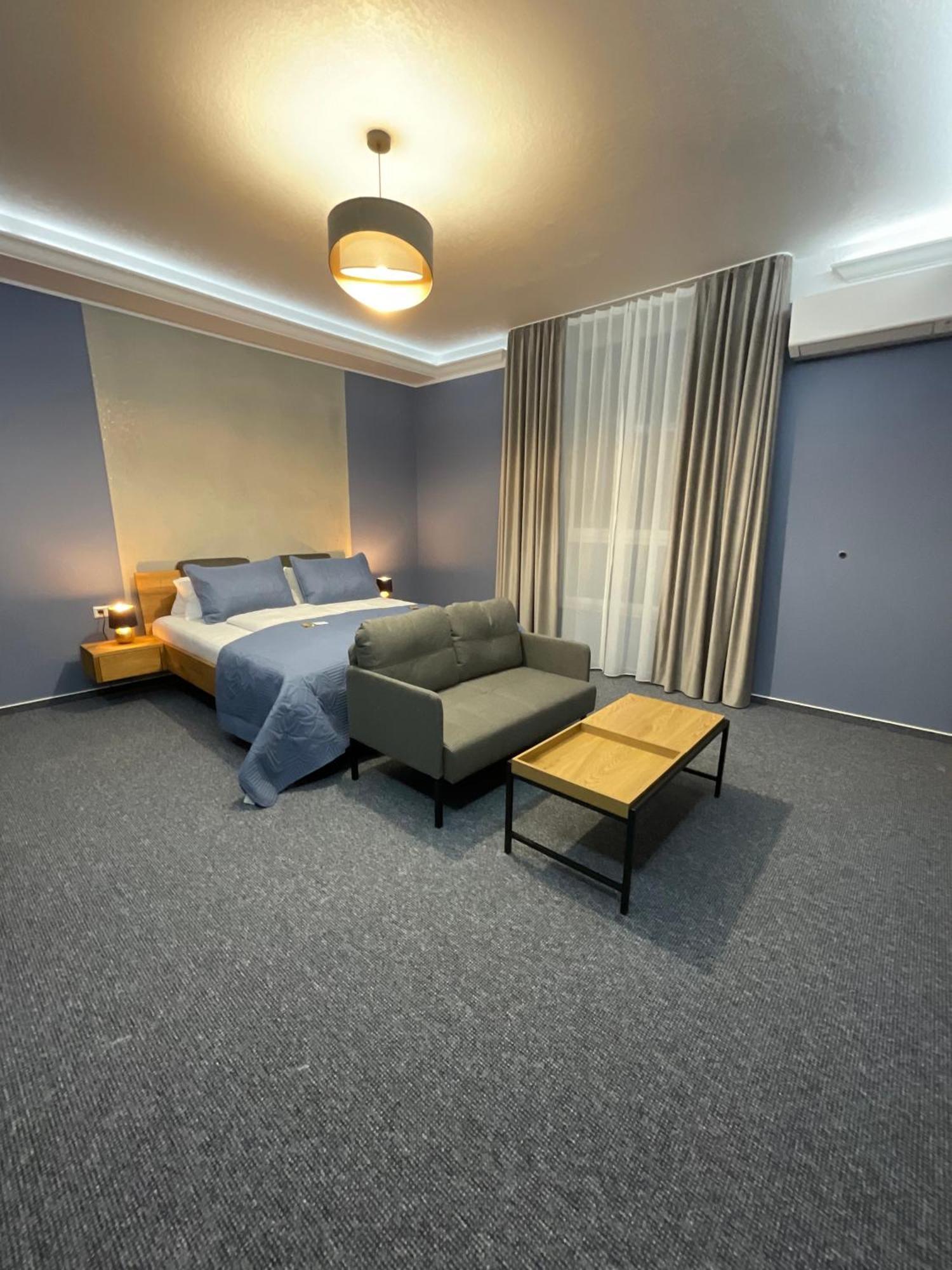 מצינגן Hotel Residenz Luxury Apartments מראה חיצוני תמונה