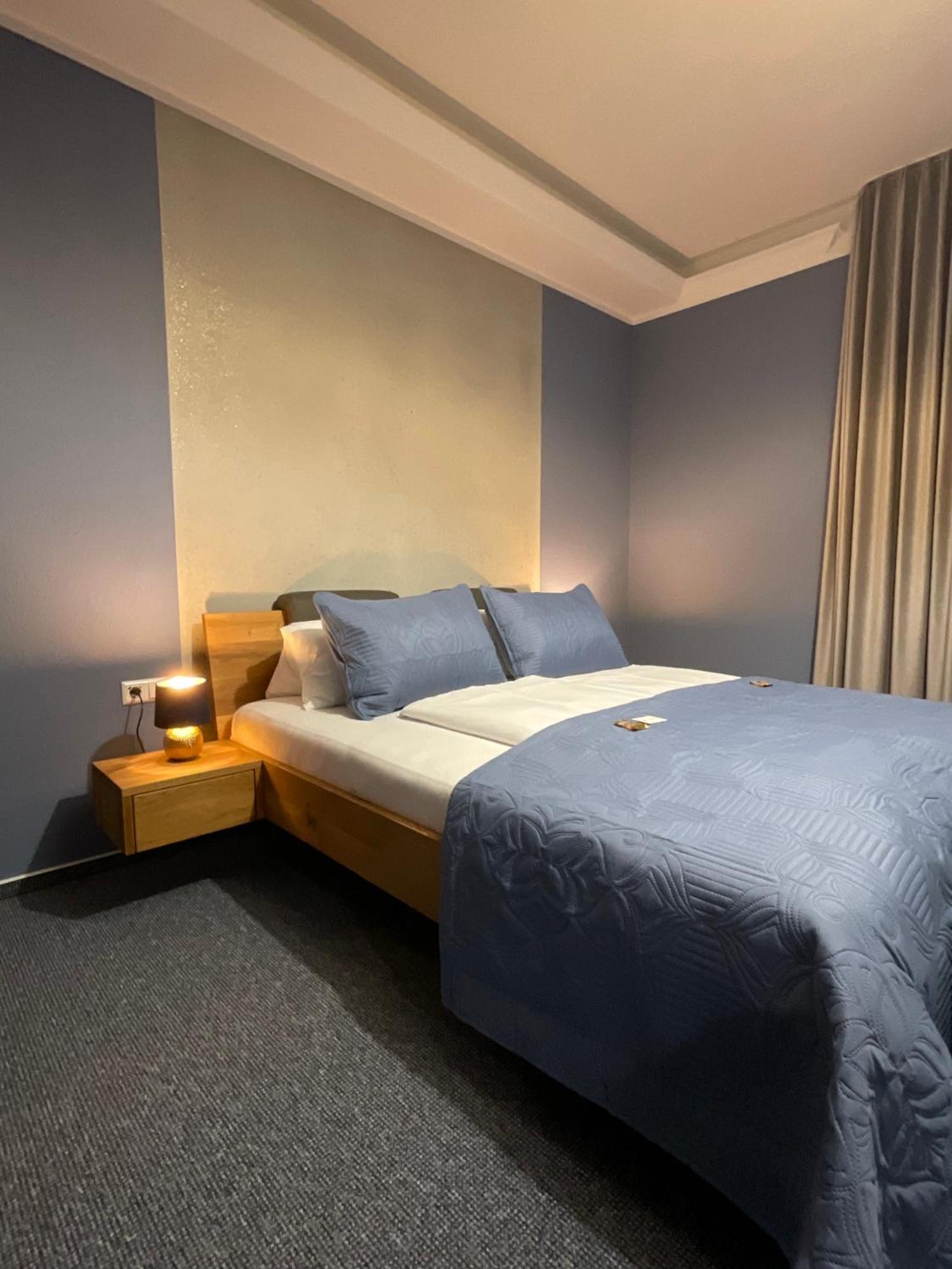 מצינגן Hotel Residenz Luxury Apartments מראה חיצוני תמונה