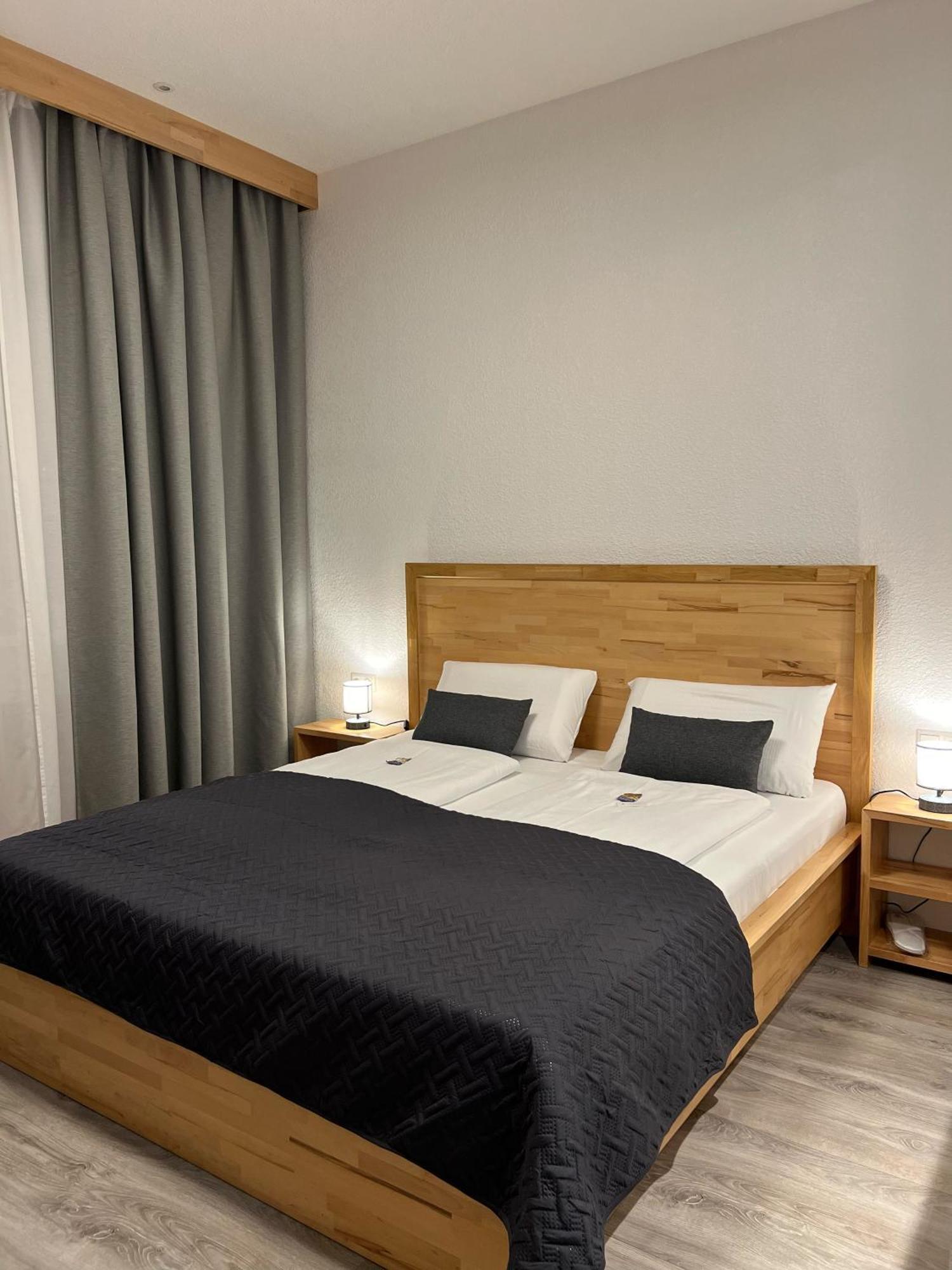 מצינגן Hotel Residenz Luxury Apartments מראה חיצוני תמונה