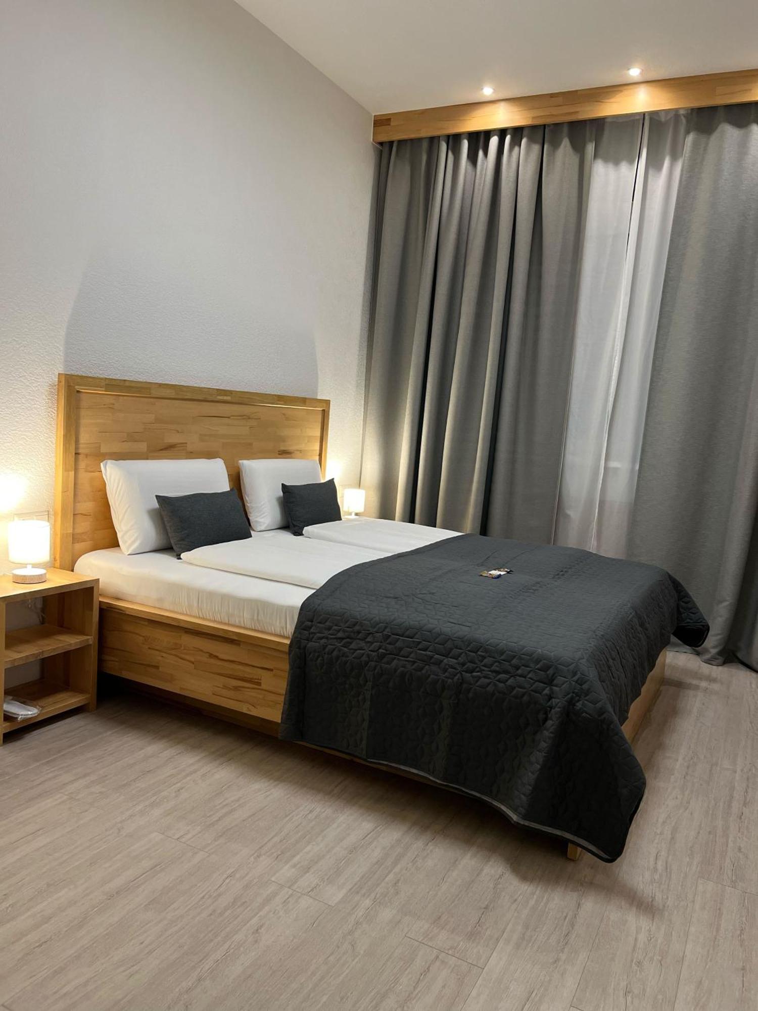 מצינגן Hotel Residenz Luxury Apartments מראה חיצוני תמונה