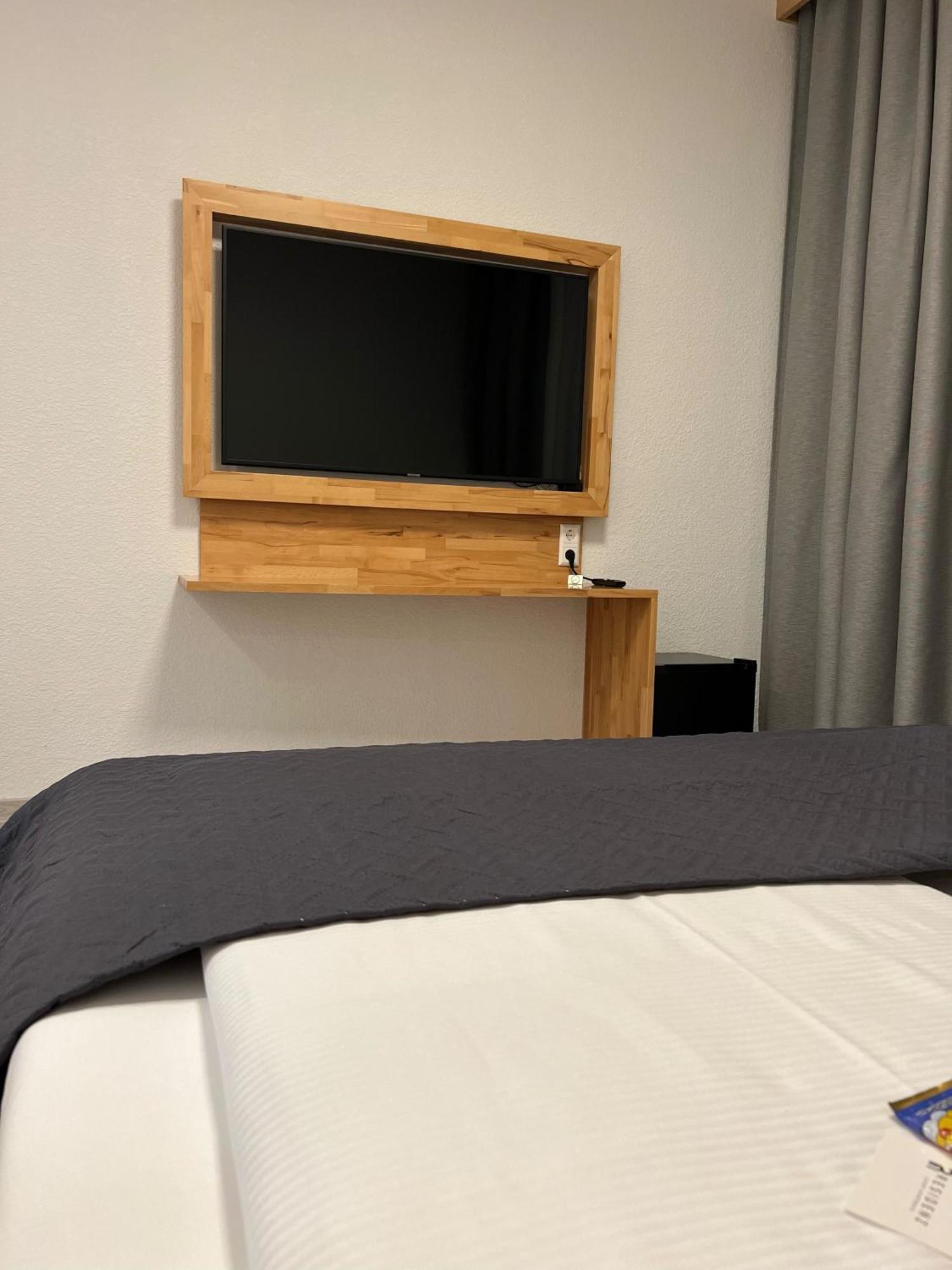 מצינגן Hotel Residenz Luxury Apartments מראה חיצוני תמונה
