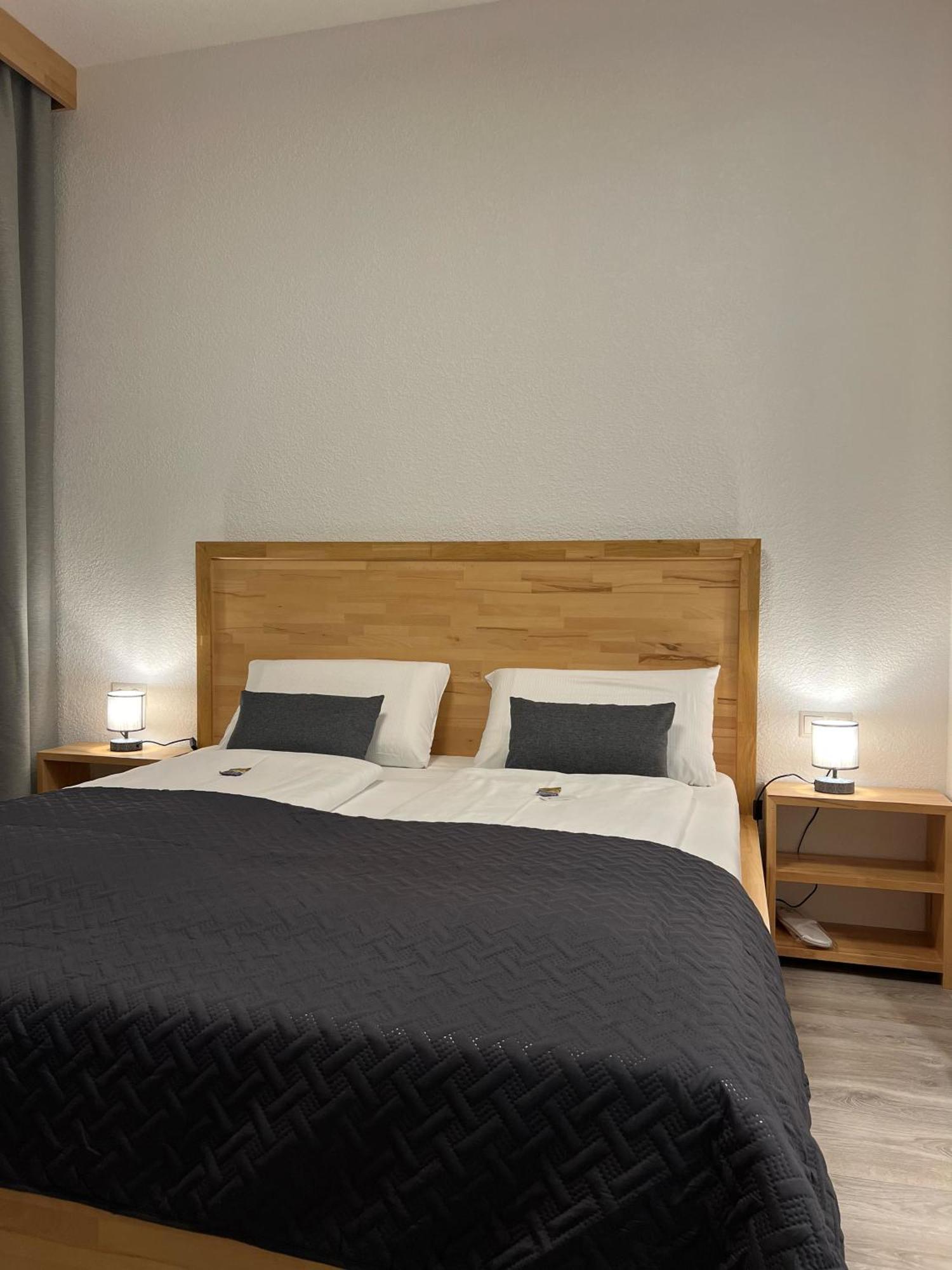 מצינגן Hotel Residenz Luxury Apartments מראה חיצוני תמונה