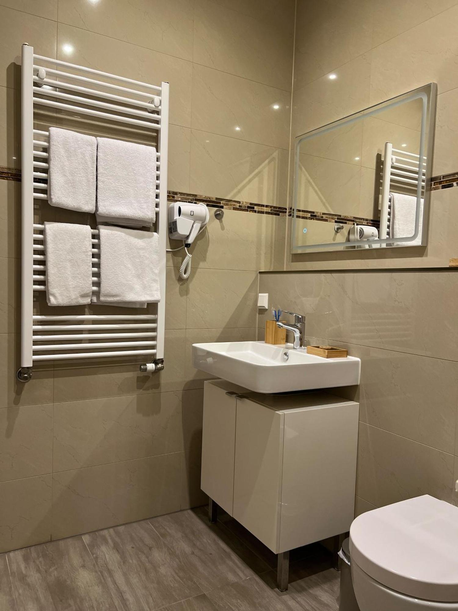 מצינגן Hotel Residenz Luxury Apartments מראה חיצוני תמונה