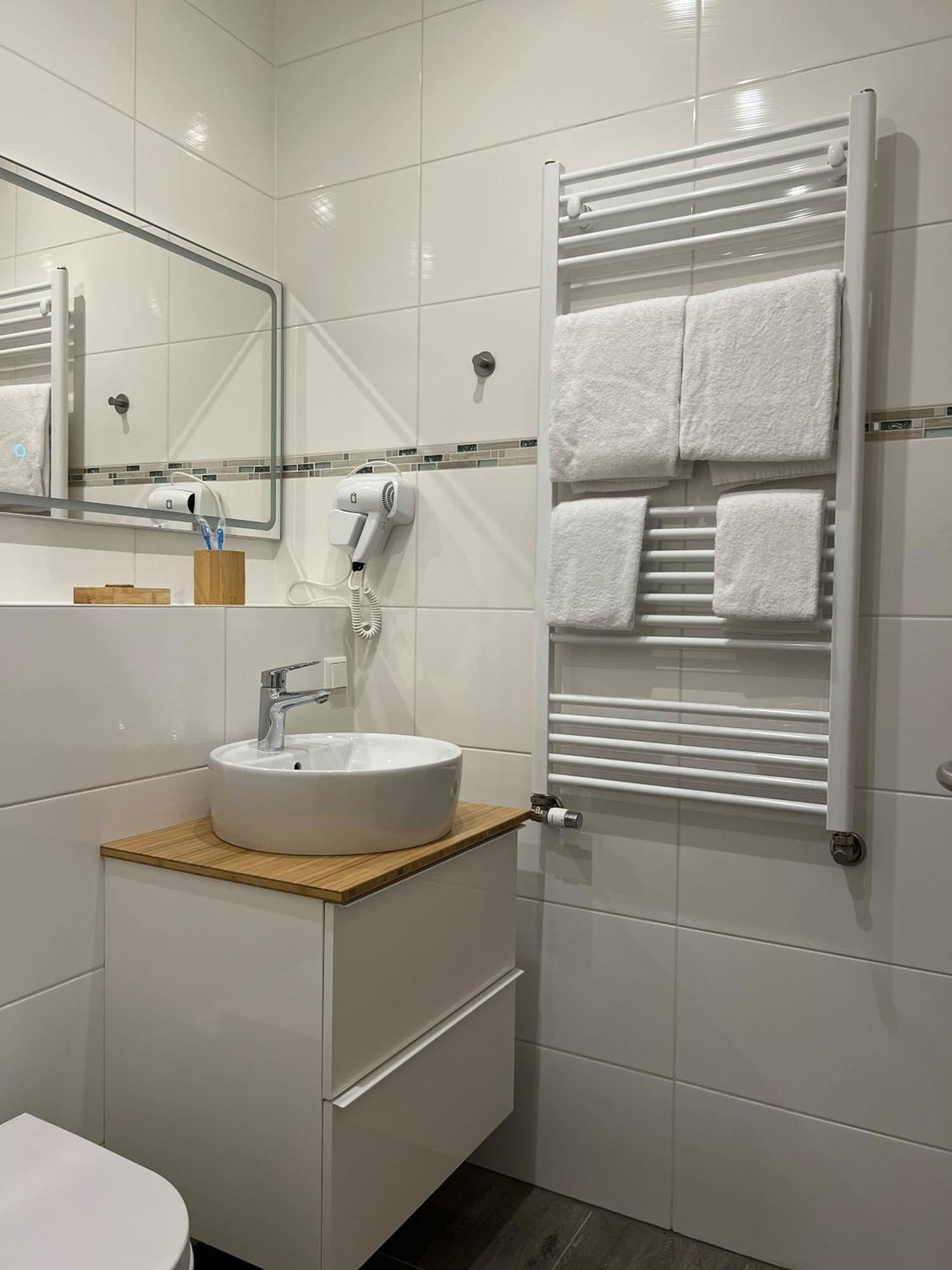 מצינגן Hotel Residenz Luxury Apartments מראה חיצוני תמונה