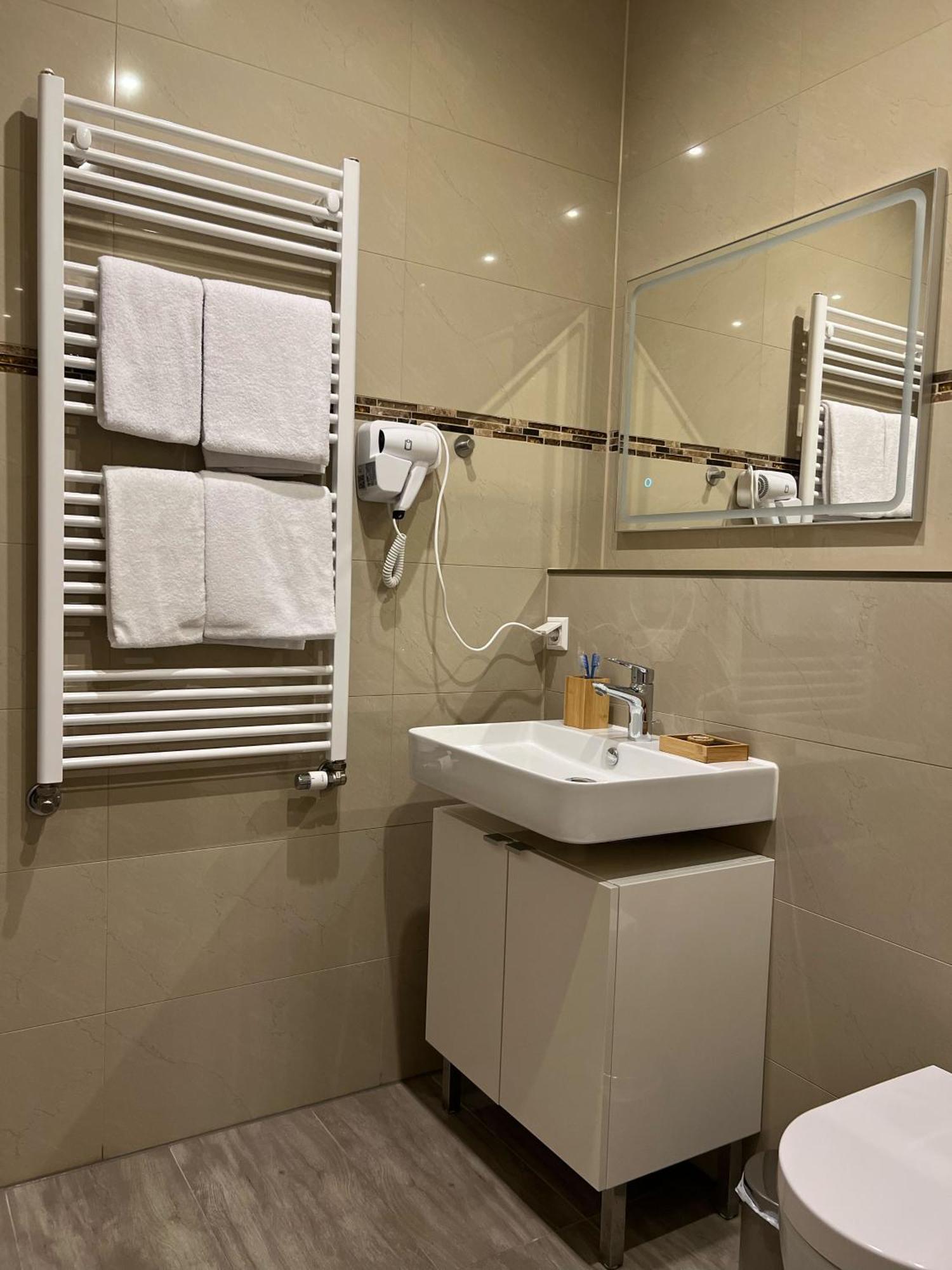 מצינגן Hotel Residenz Luxury Apartments מראה חיצוני תמונה