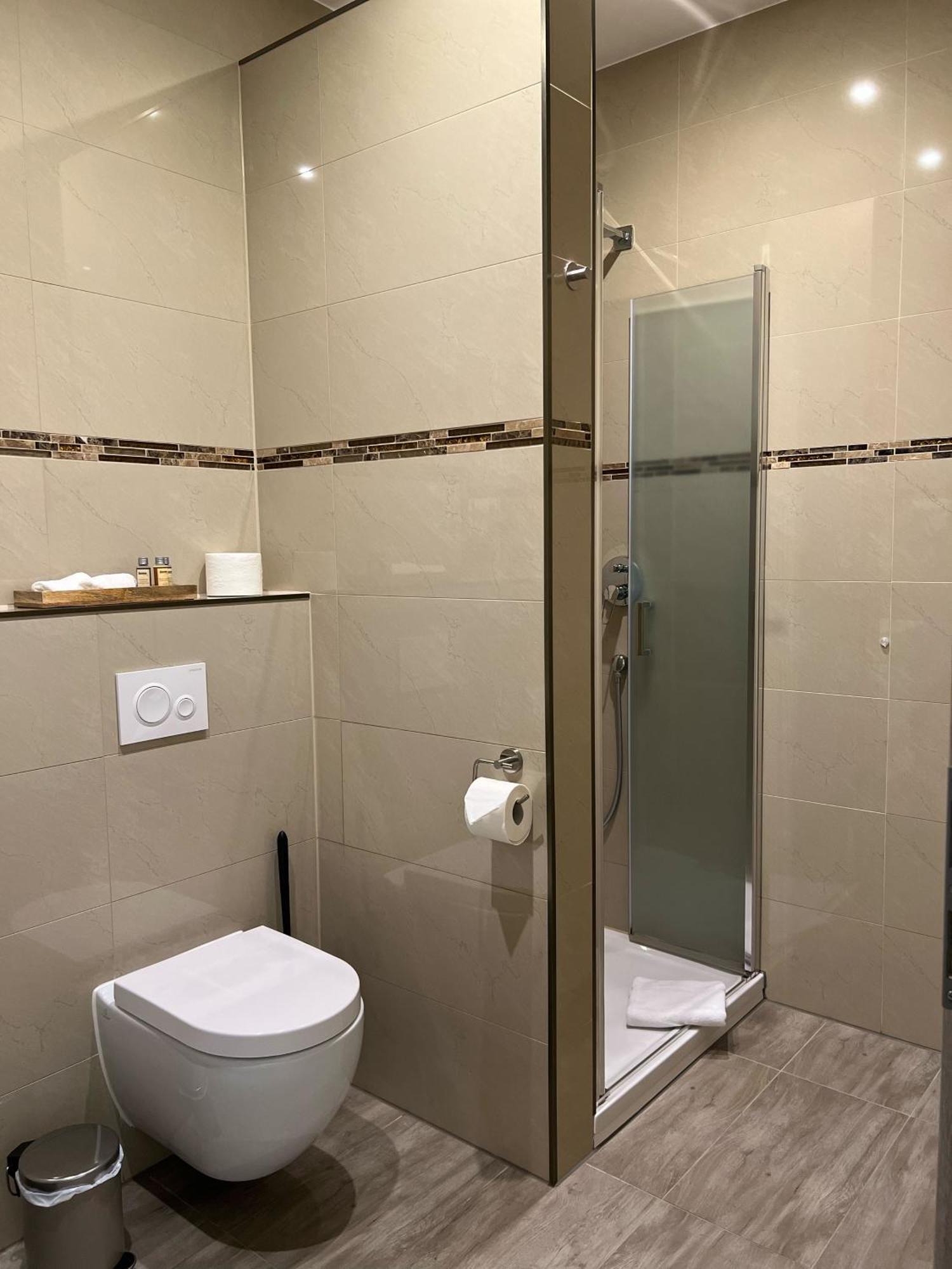 מצינגן Hotel Residenz Luxury Apartments מראה חיצוני תמונה